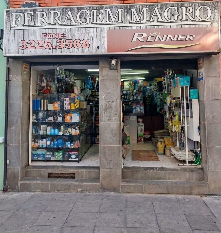 Fachada da loja Ferragem Magro, na R. Riachuelo, 704, Centro Histórico de Porto Alegre